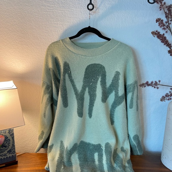 Green Abstract Pattern Sweater - Picture 4 of 5